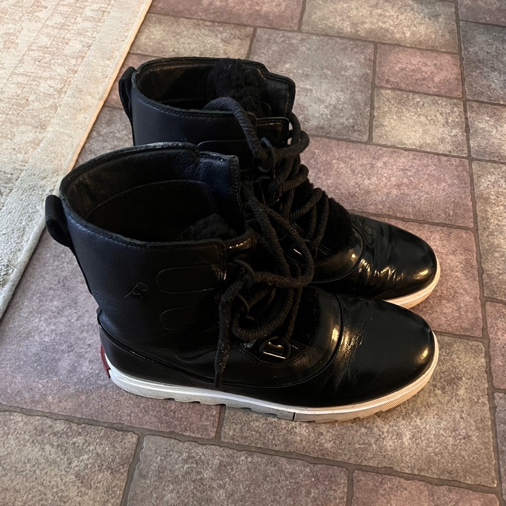 Sorel Black patent leather and sherpa boots size 10.5